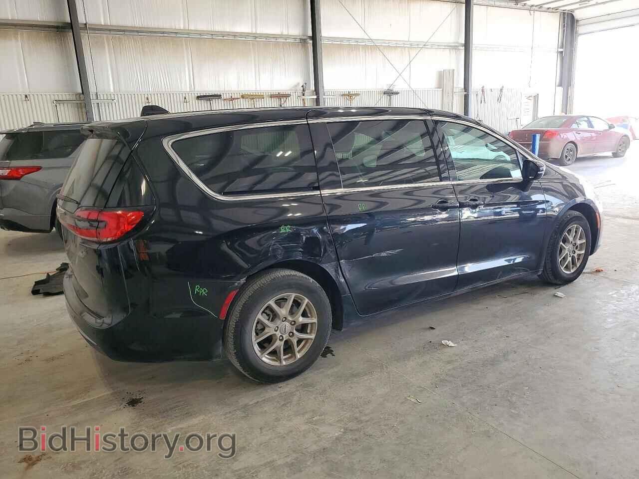 2025 Chrysler PACIFICA (VIN 2C4RC1BG1SR506024) — photo 3 of 13