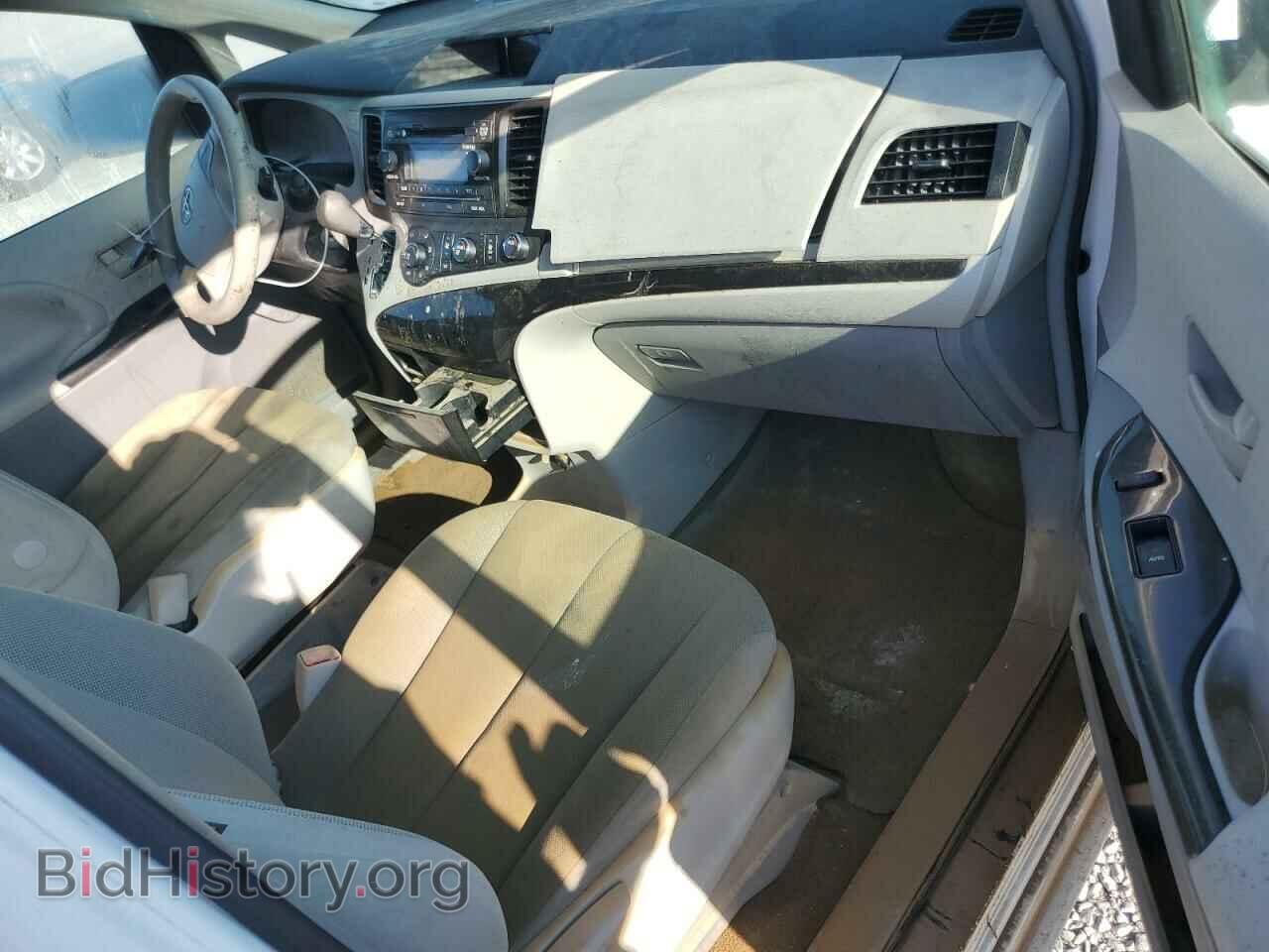 2011 TOYOTA All Models - VIN: 5TDZK3DC7BS161811 - Фото 8