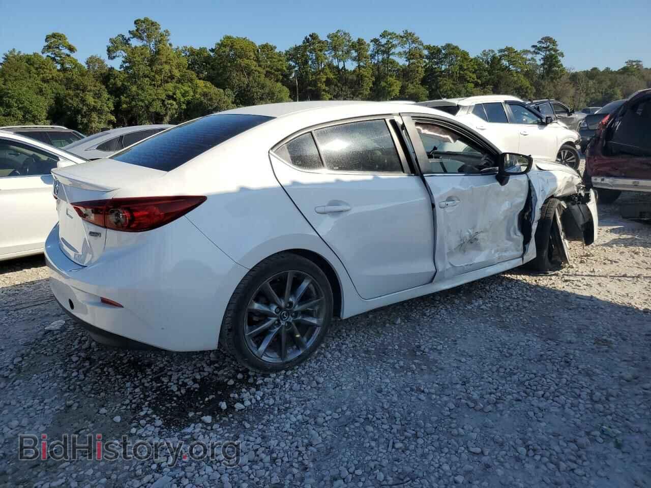 2018 MAZDA 3 - VIN: 3MZBN1V32JM215717 - Фото 3