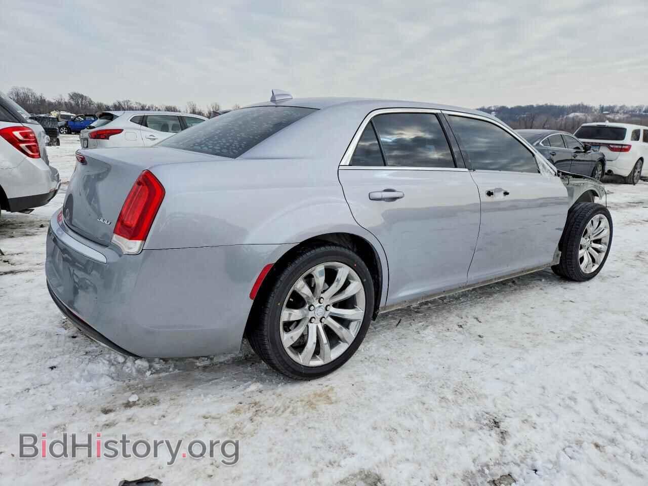 2018 CHRYSLER 300 - VIN: 2C3CCAAG8JH253980 - Фото 3