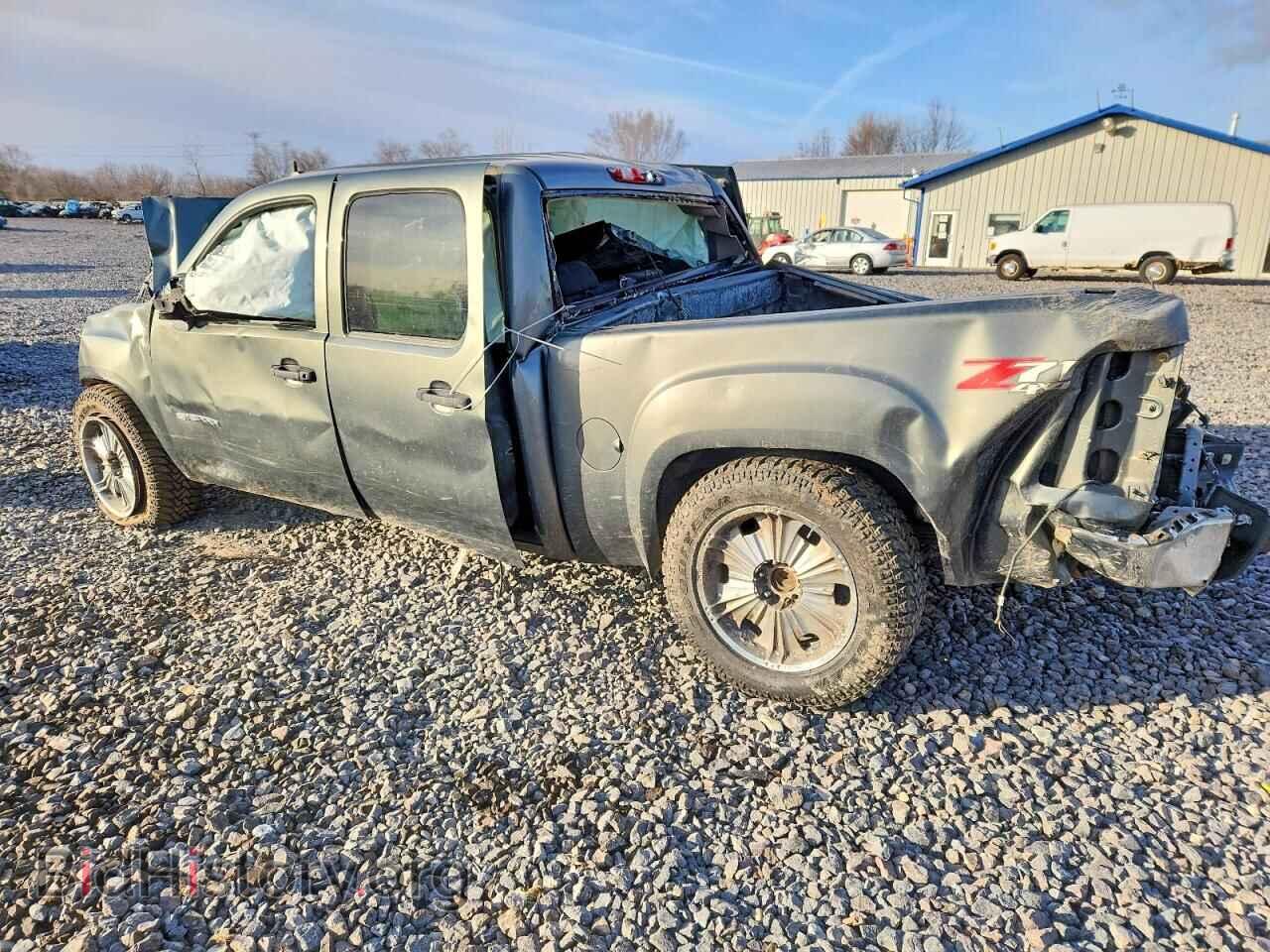 2011 GMC SIERRA - VIN: 3GTP2VE32BG146598 - Фото 2