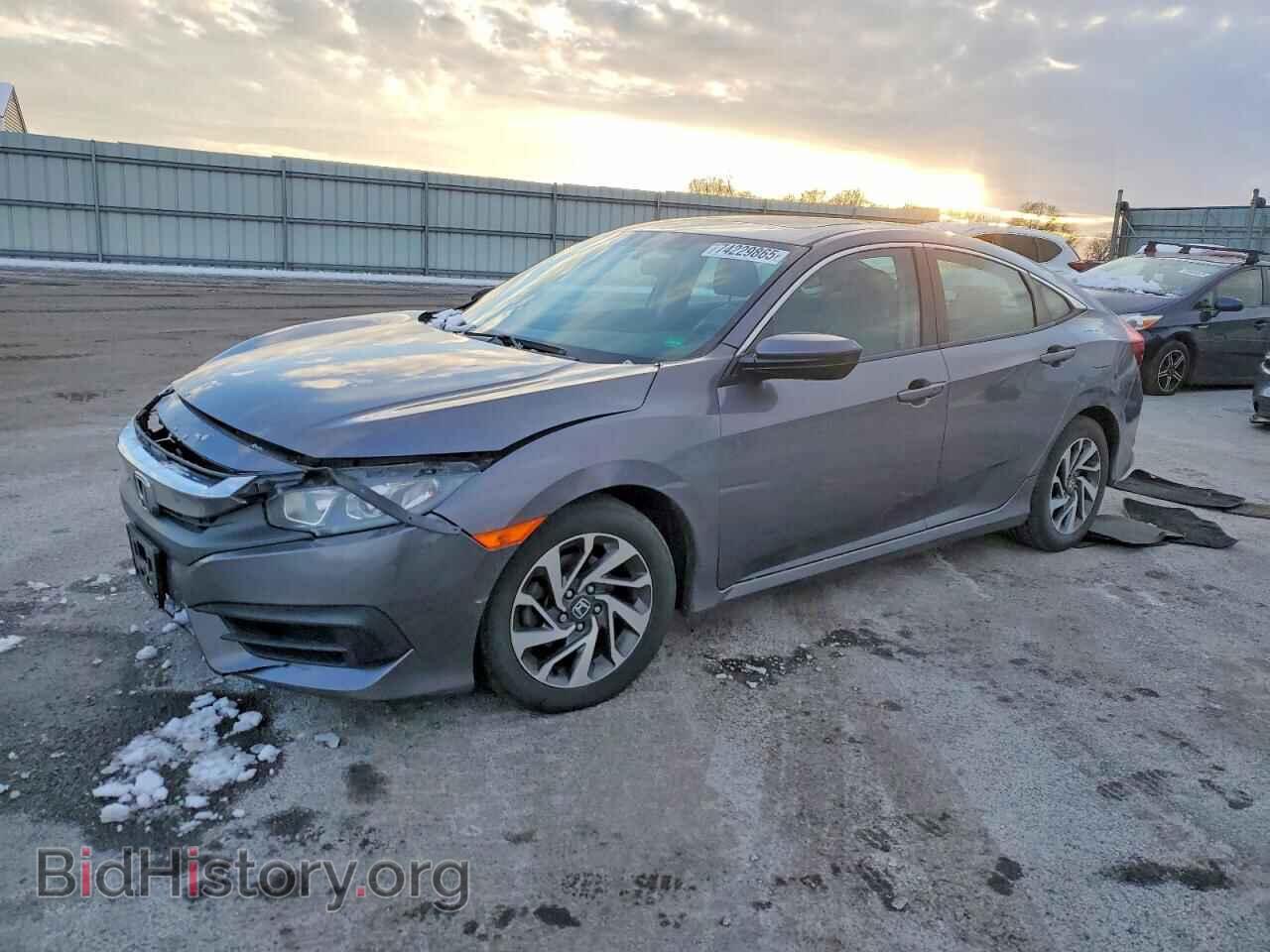 Photo 19XFC2F74HE218334 - HONDA CIVIC 2017