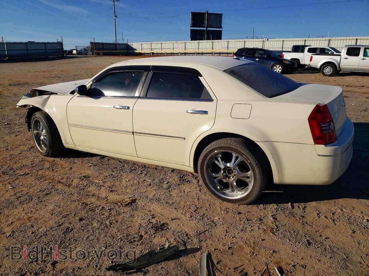 2010 CHRYSLER 300 - VIN: 2C3CA5CV1AH289972 - Фото 2