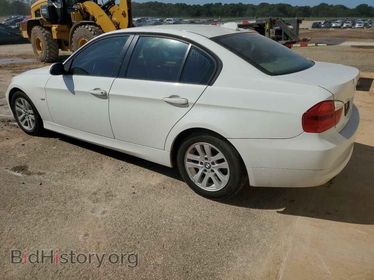 2006 BMW 3 SERIES - VIN: WBAVB13576PT00743 - Фото 2
