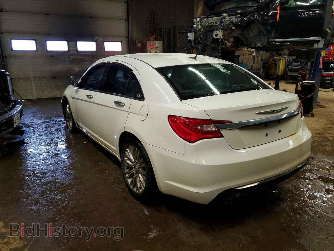 2013 CHRYSLER 200 - VIN: 1C3CCBCG7DN609043 - Фото 2