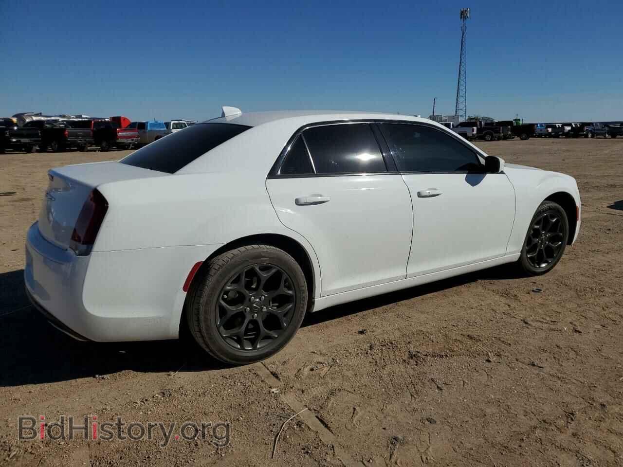2019 CHRYSLER 300 - VIN: 2C3CCAGG0KH651466 - Фото 3