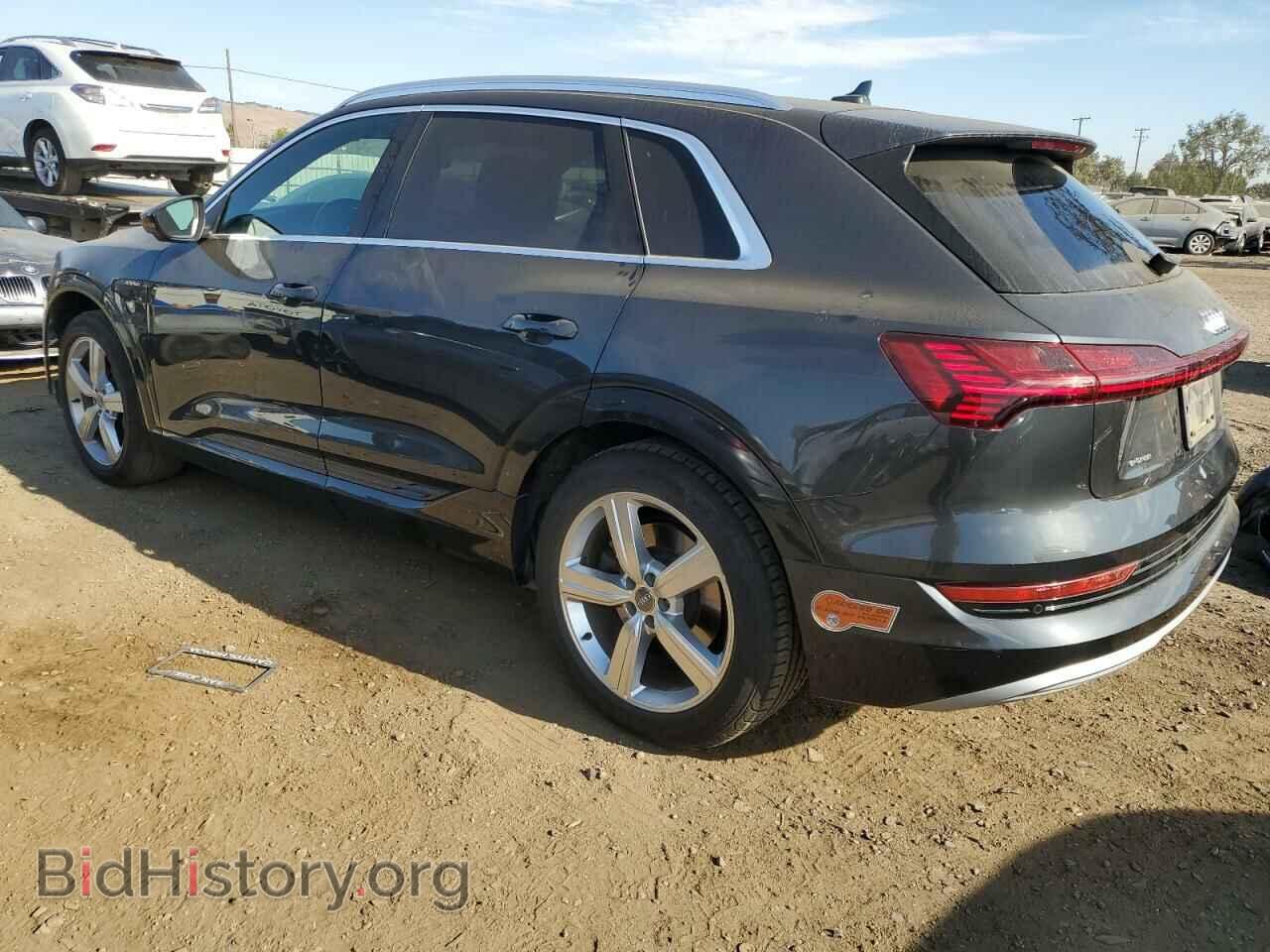 2019 AUDI E-TRON - VIN: WA1VAAGE1KB015697 - Фото 2