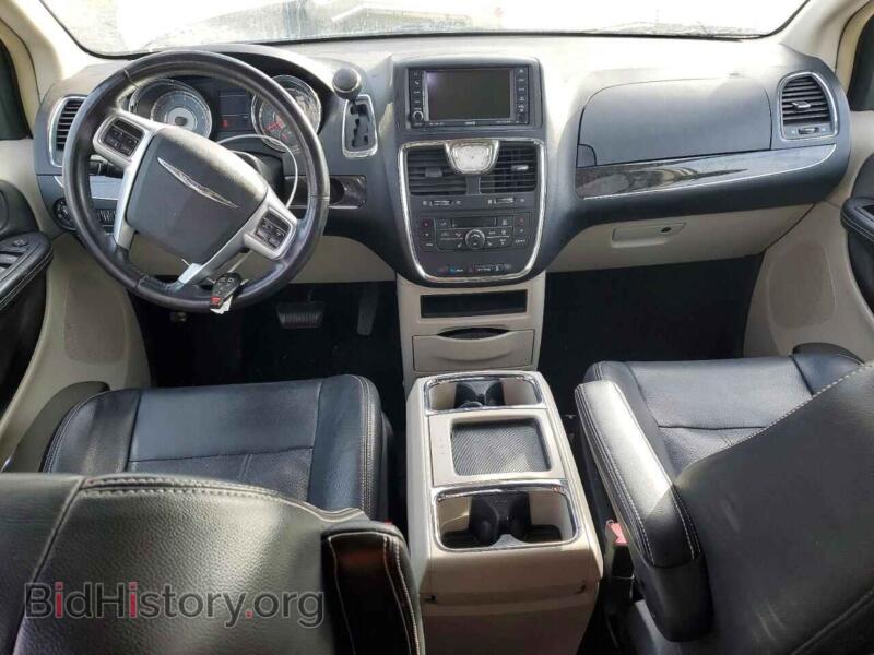 2011 Chrysler MINIVAN (VIN 2A4RR8DG3BR667778) — photo 8 of 13