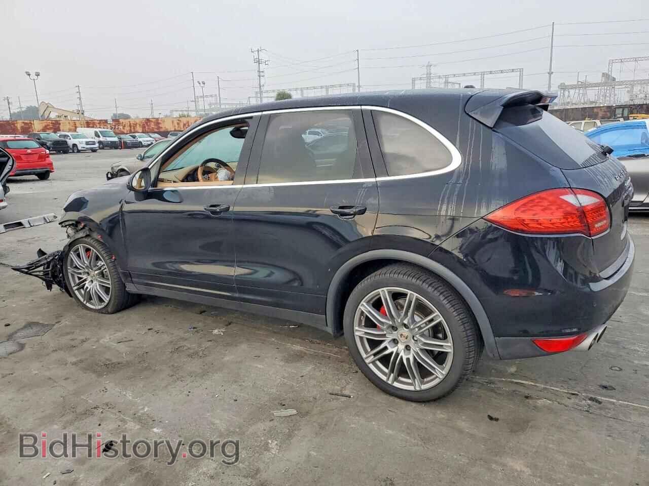 2011 PORSCHE CAYENNE - VIN: WP1AC2A24BLA82662 - Фото 2