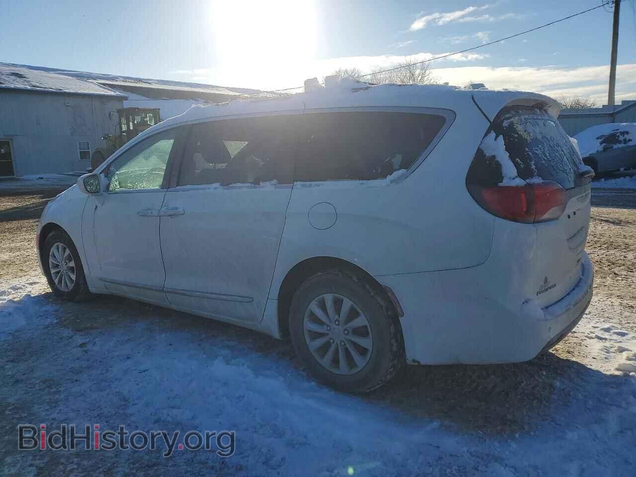2017 CHRYSLER PACIFICA - VIN: 2C4RC1BGXHR587386 - Фото 2