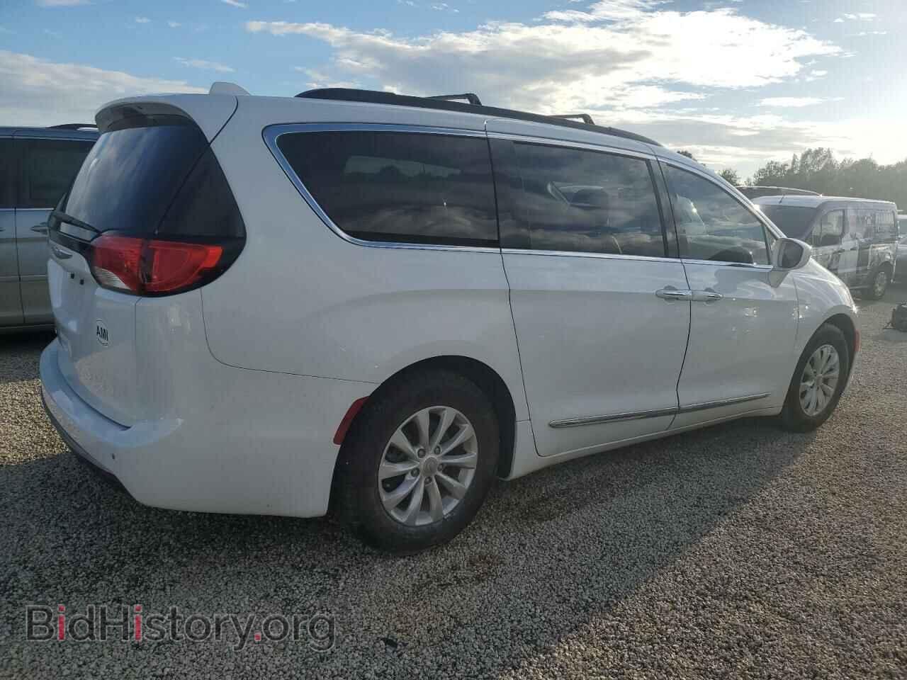 2017 CHRYSLER PACIFICA - VIN: 2C4RC1BG1HR763404 - Фото 3