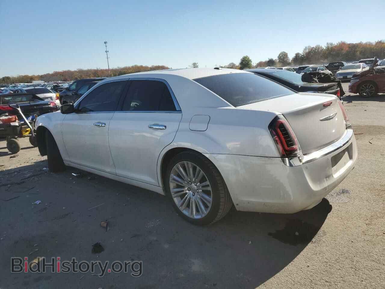 2011 CHRYSLER 300 - VIN: 2C3CA5CG3BH529784 - Фото 2