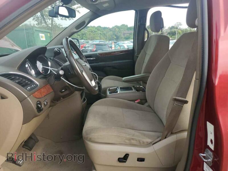 2011 Chrysler MINIVAN (VIN 2A4RR5DG1BR688286) — photo 7 of 13