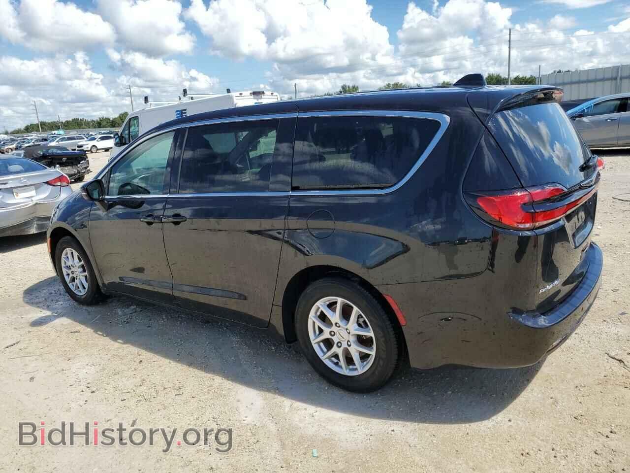 2023 CHRYSLER PACIFICA - VIN: 2C4RC1BG0PR621494 - Фото 2