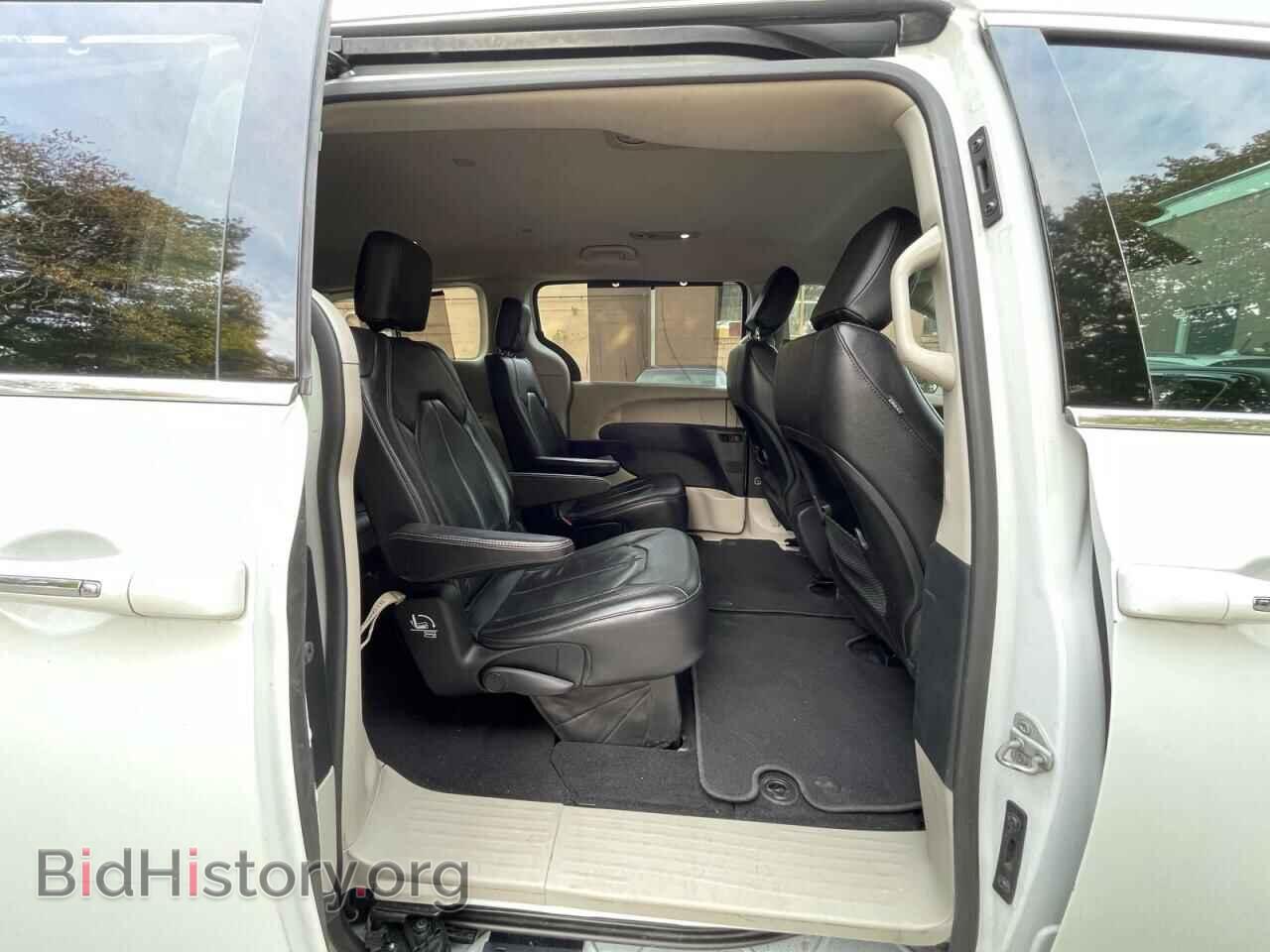 2020 Chrysler PACIFICA (VIN 2C4RC1BG4LR157281) — photo 6 of 13