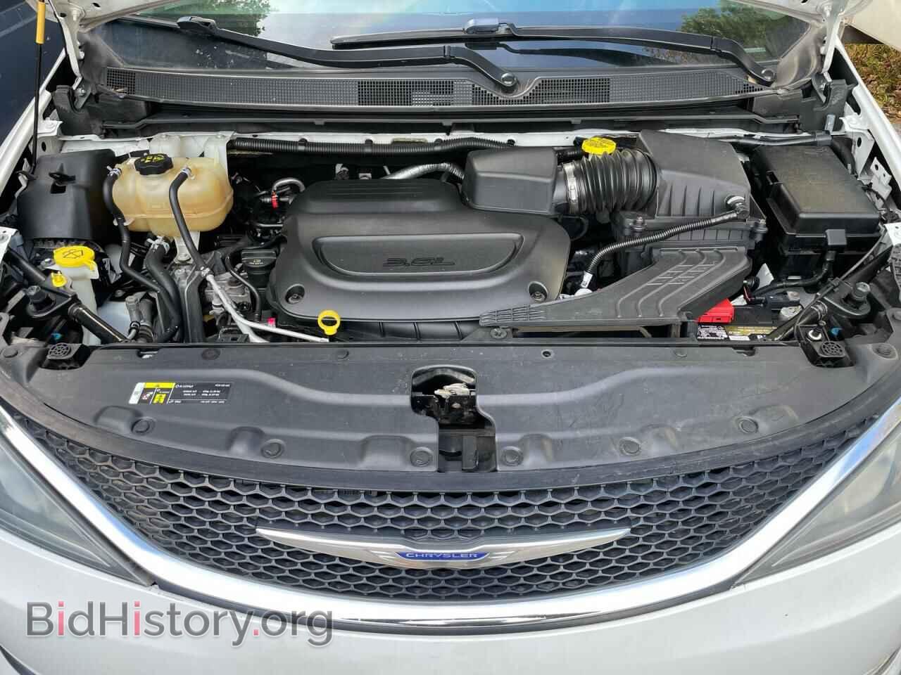 2020 Chrysler PACIFICA (VIN 2C4RC1BG4LR157281) — photo 7 of 13