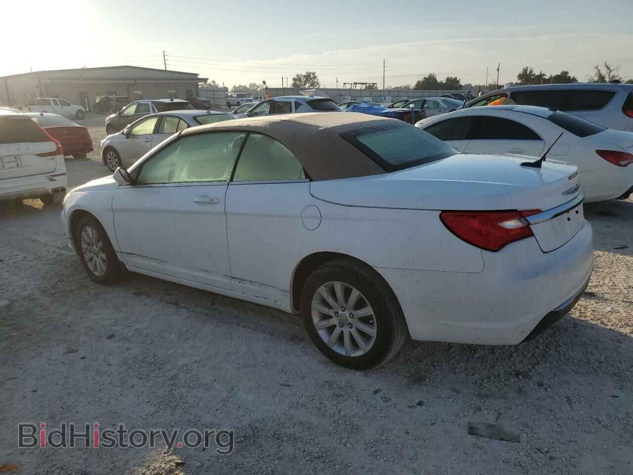 2011 CHRYSLER 200 - VIN: 1C3BC2EG8BN614337 - Фото 2
