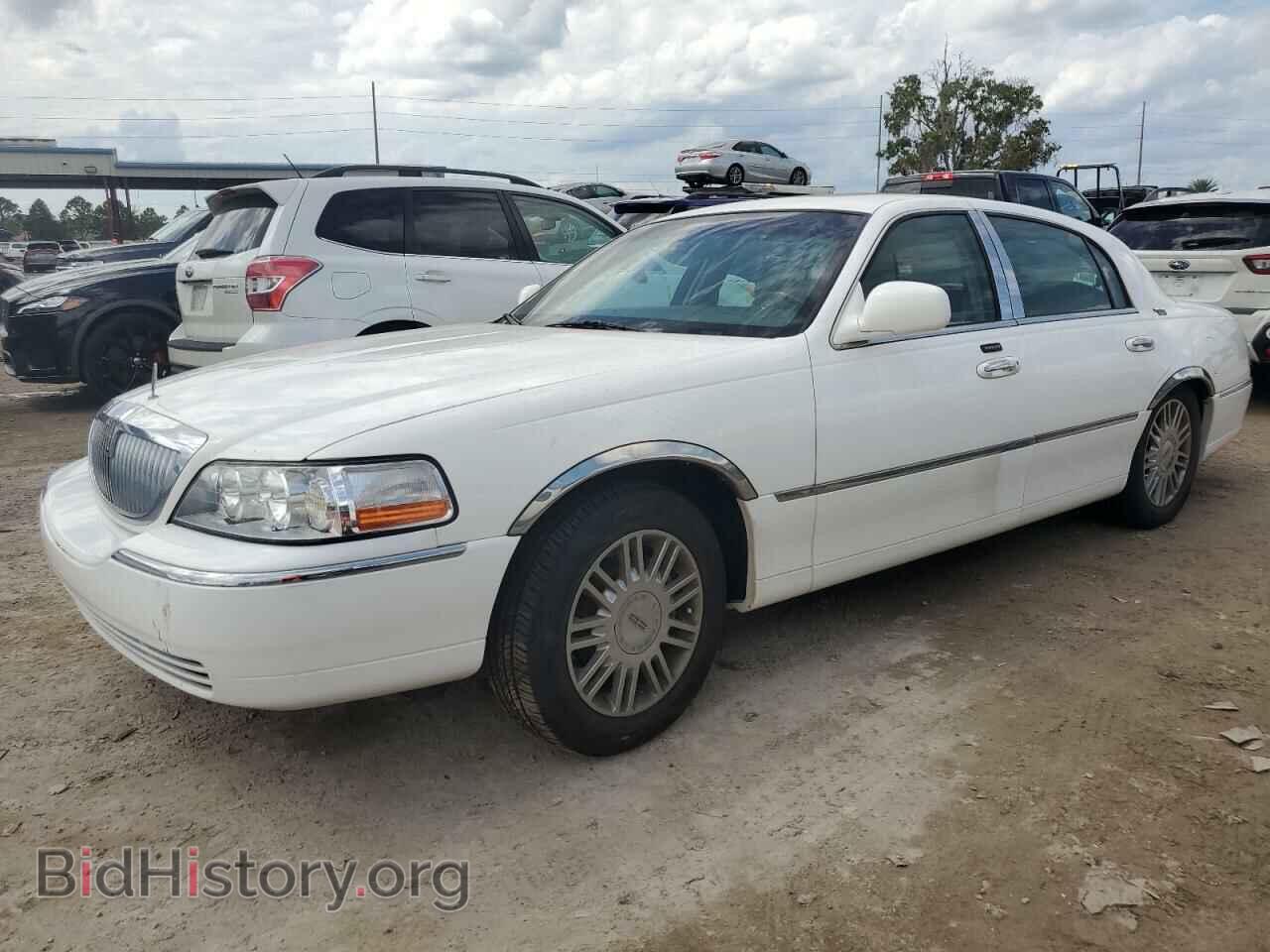 Photo 1LNHM82V56Y613316 - LINCOLN TOWNCAR 2006