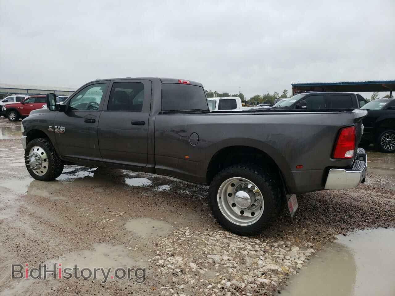 2018 RAM All Models - VIN: 3C63RRGLXJG168739 - Photo 2