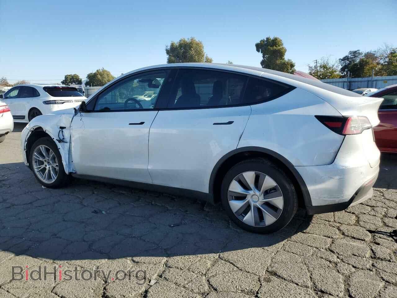 2023 TESLA MODEL Y - VIN: 7SAYGDEE2PF956640 - Фото 2