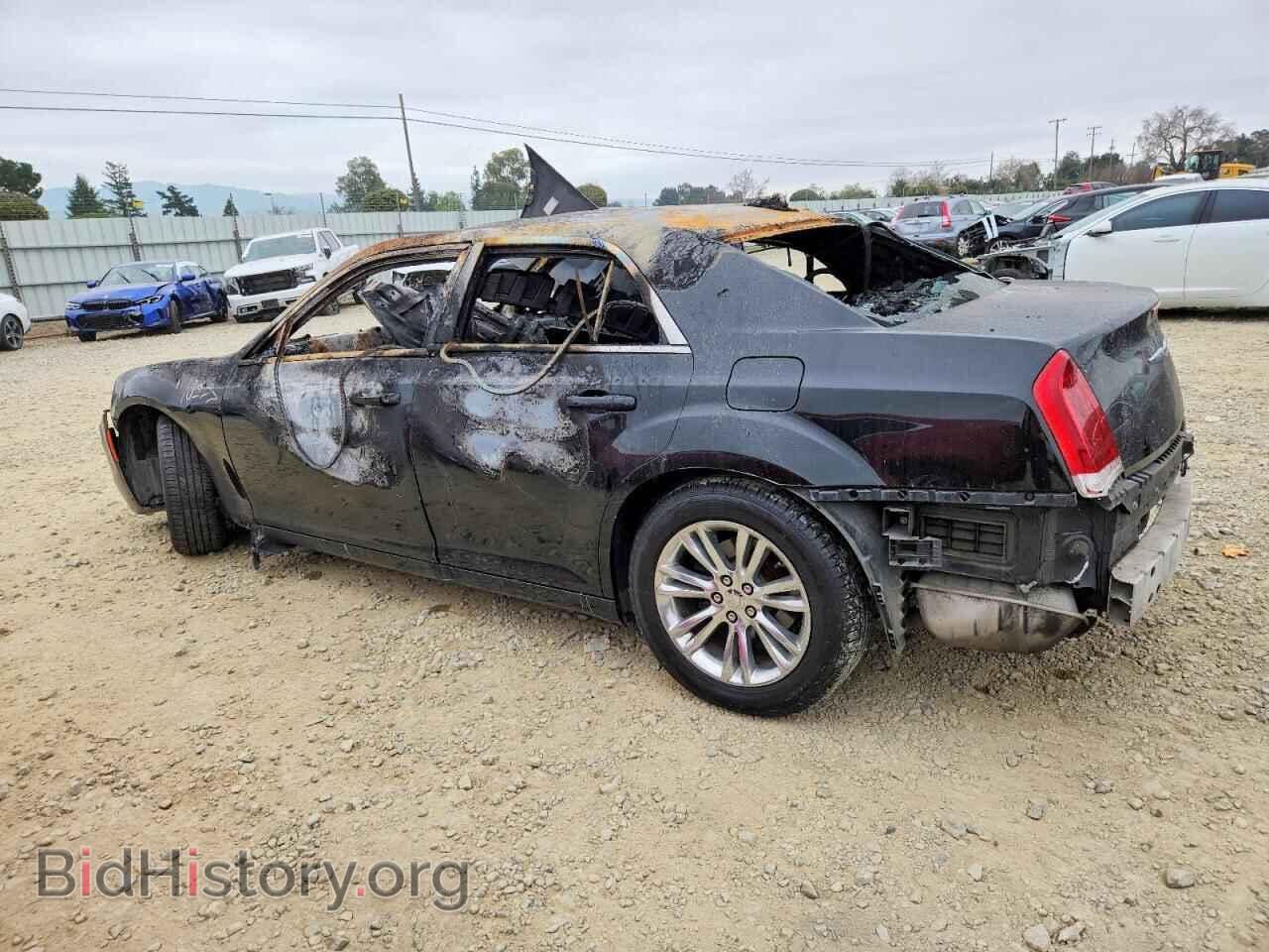 2017 CHRYSLER 300 - VIN: 2C3CCAAG4HH662181 - Фото 2