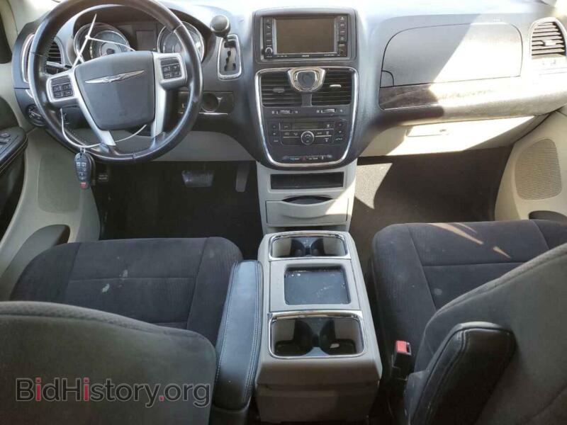 2011 Chrysler MINIVAN (VIN 2A4RR5DG6BR739376) — photo 8 of 13