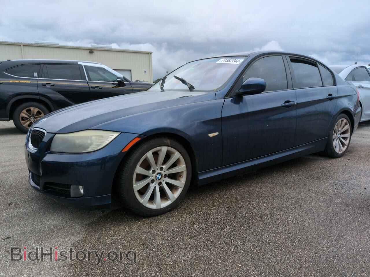 Фотография WBAPH7C55BE683565 - BMW 3 SERIES 2011