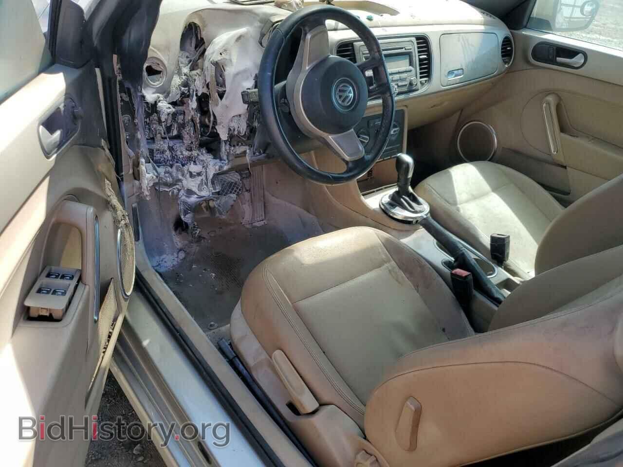 2013 VOLKSWAGEN BEETLE - VIN: 3VW5P7ATXDM820895 - Фото 8