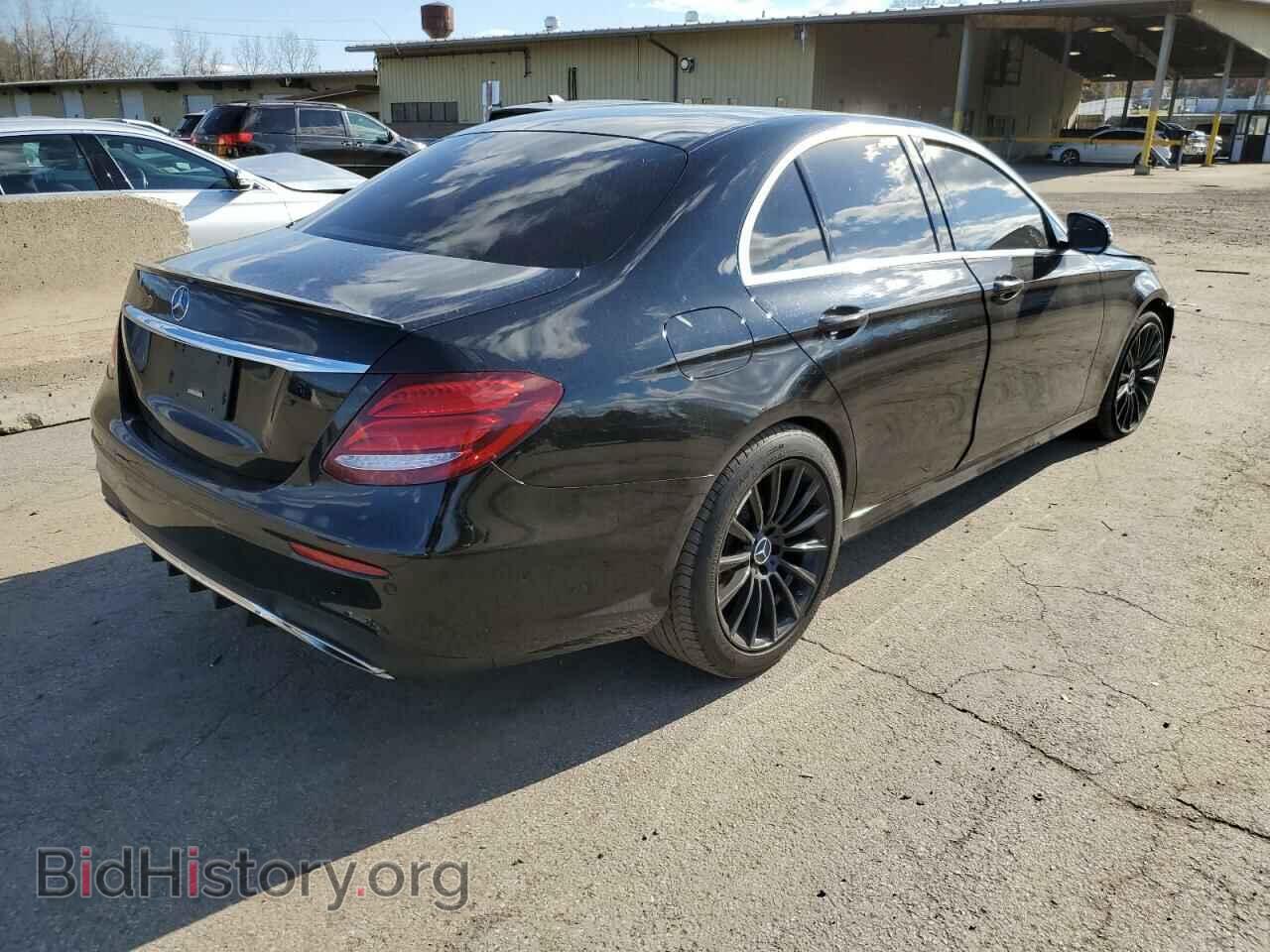 2017 MERCEDES-BENZ E-CLASS - VIN: WDDZF4KB4HA049242 - Фото 3
