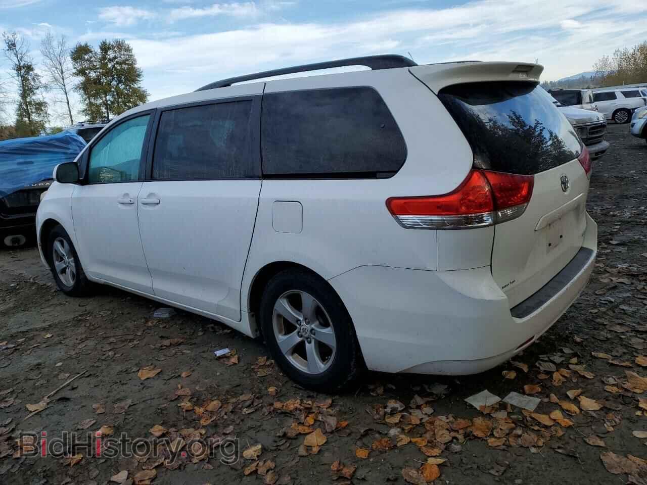 2011 TOYOTA All Models - VIN: 5TDKK3DC9BS173590 - Фото 2