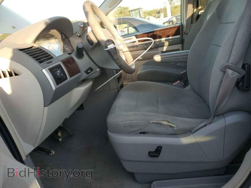 2010 Chrysler MINIVAN (VIN 2A4RR5D1XAR228134) — photo 7 of 12
