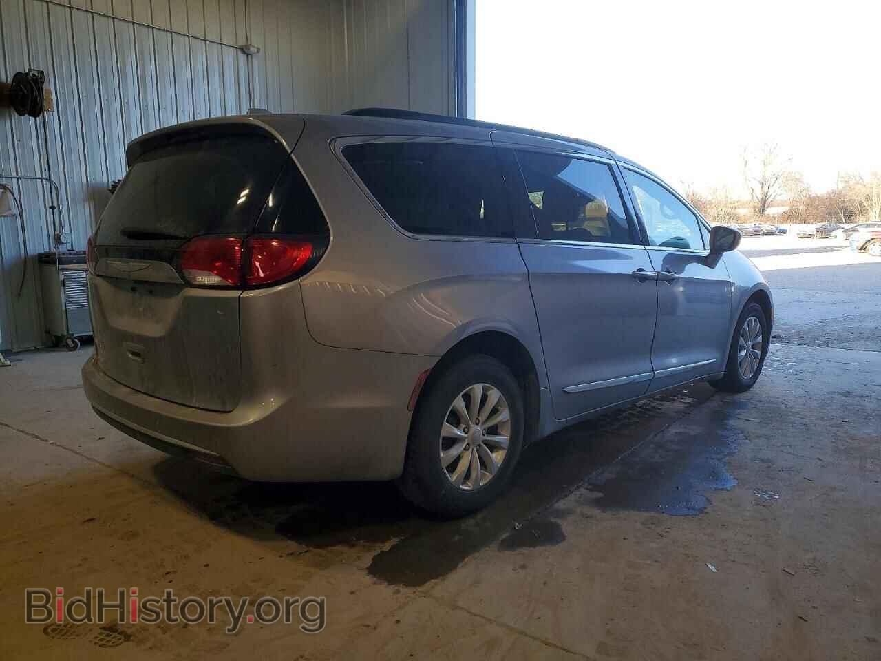 2017 CHRYSLER PACIFICA - VIN: 2C4RC1BGXHR704044 - Фото 3