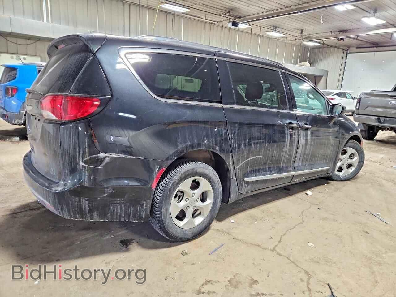 2017 CHRYSLER PACIFICA - VIN: 2C4RC1EG2HR752696 - Фото 3