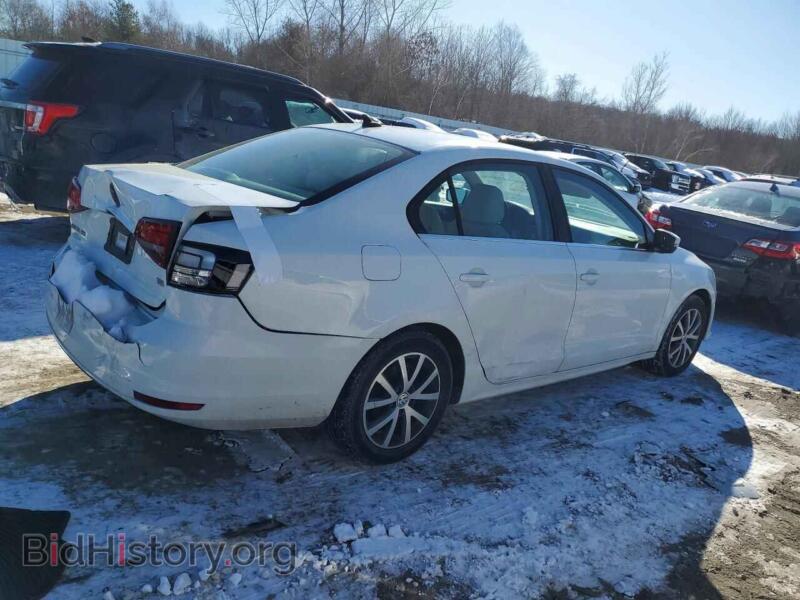 2017 Volkswagen JETTA (VIN 3VWDB7AJ2HM375177) — photo 3 of 12