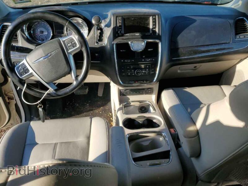 2011 Chrysler MINIVAN (VIN 2A4RR6DGXBR609672) — photo 8 of 13