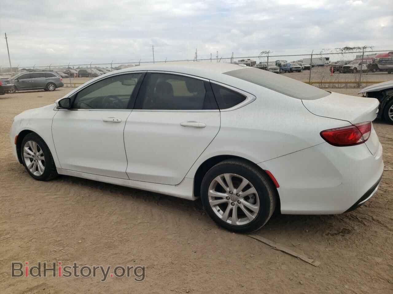 2015 CHRYSLER 200 - VIN: 1C3CCCAB0FN526456 - Фото 2