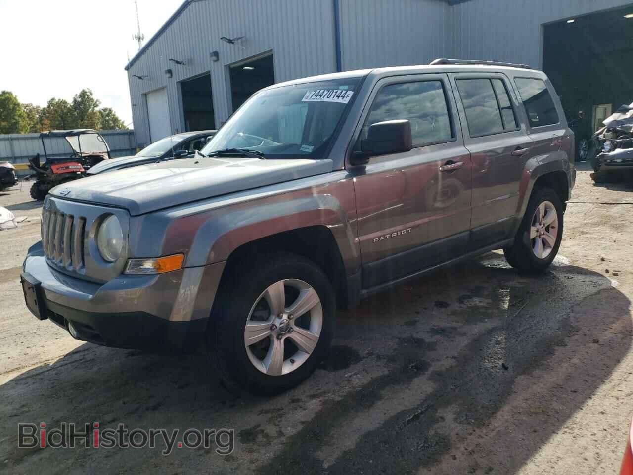 Photo 1J4NF1GB8BD266261 - JEEP PATRIOT 2011