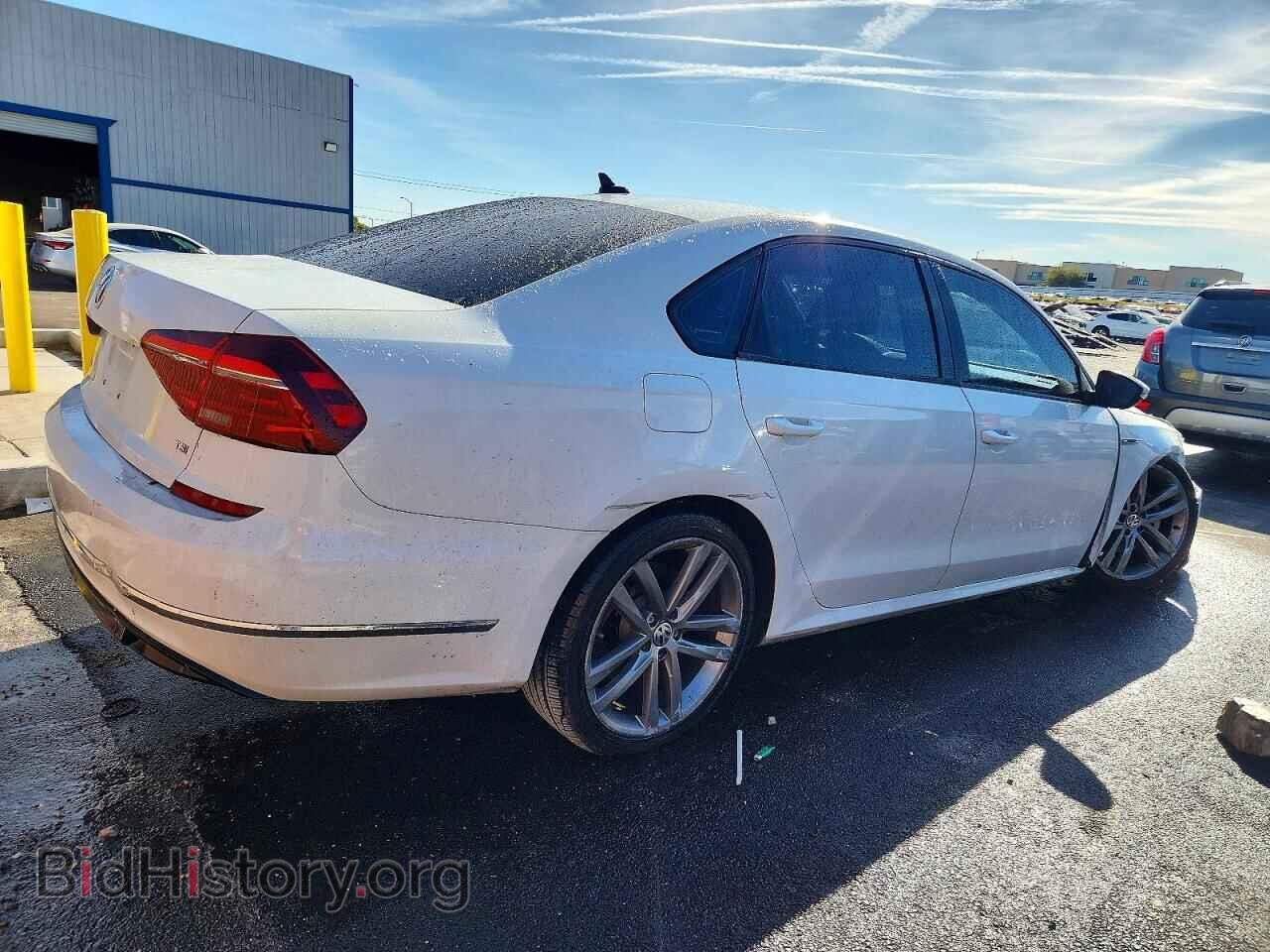2018 VOLKSWAGEN PASSAT - VIN: 1VWAA7A32JC036806 - Фото 3