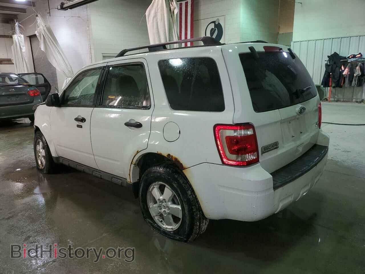 2010 FORD ESCAPE - VIN: 1FMCU0D73AKB51165 - Фото 2