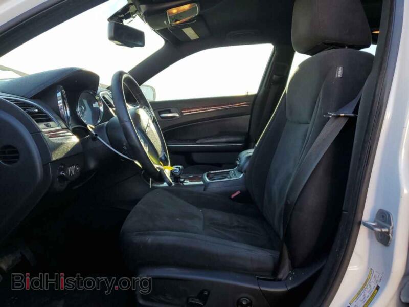 2012 Chrysler 300 (VIN 2C3CCAAG4CH126744) — photo 7 of 13