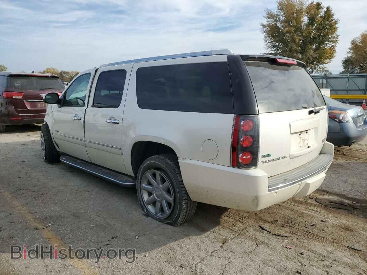 2011 GMC YUKON - VIN: 1GKS2MEF6BR367060 - Фото 2