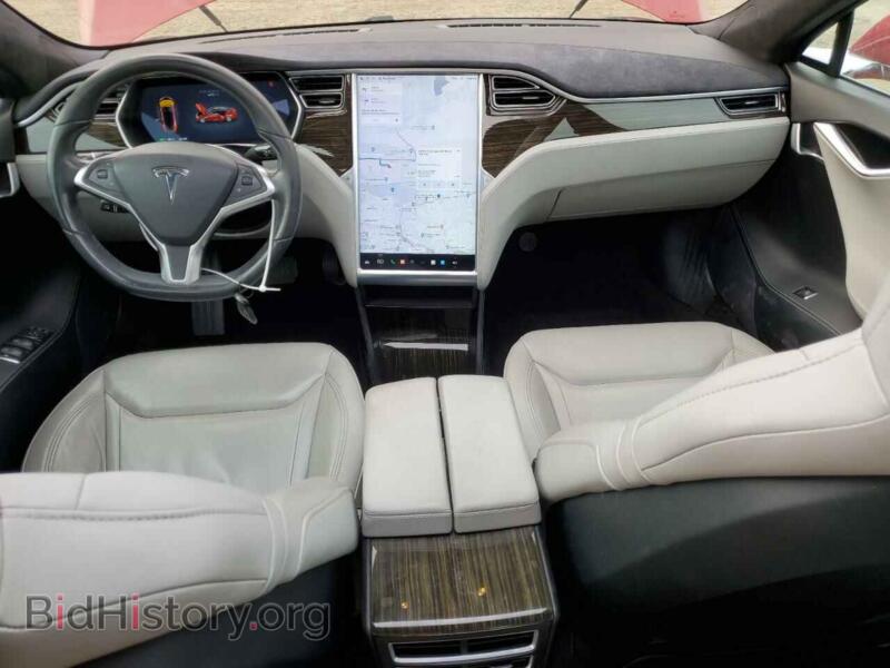 2016 Tesla MODEL S (VIN 5YJSA1E21GF120794) — фото 8 из 12
