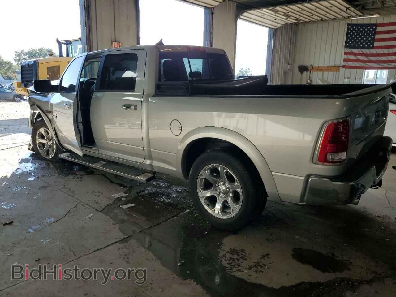 2018 RAM 1500 - VIN: 1C6RR7VT8JS198896 - Фото 2