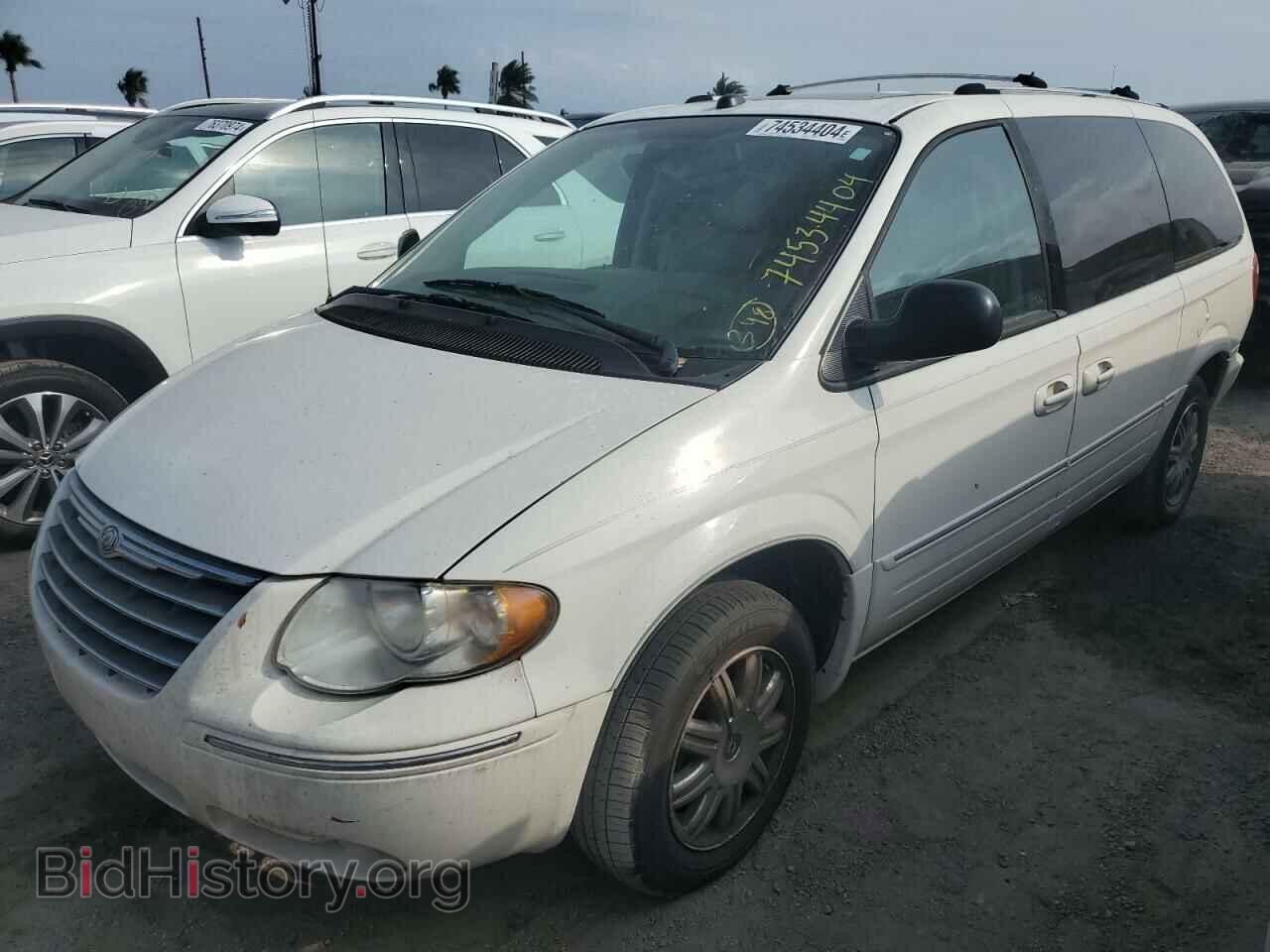 Photo 2C4GP64LX5R582719 - CHRYSLER MINIVAN 2005