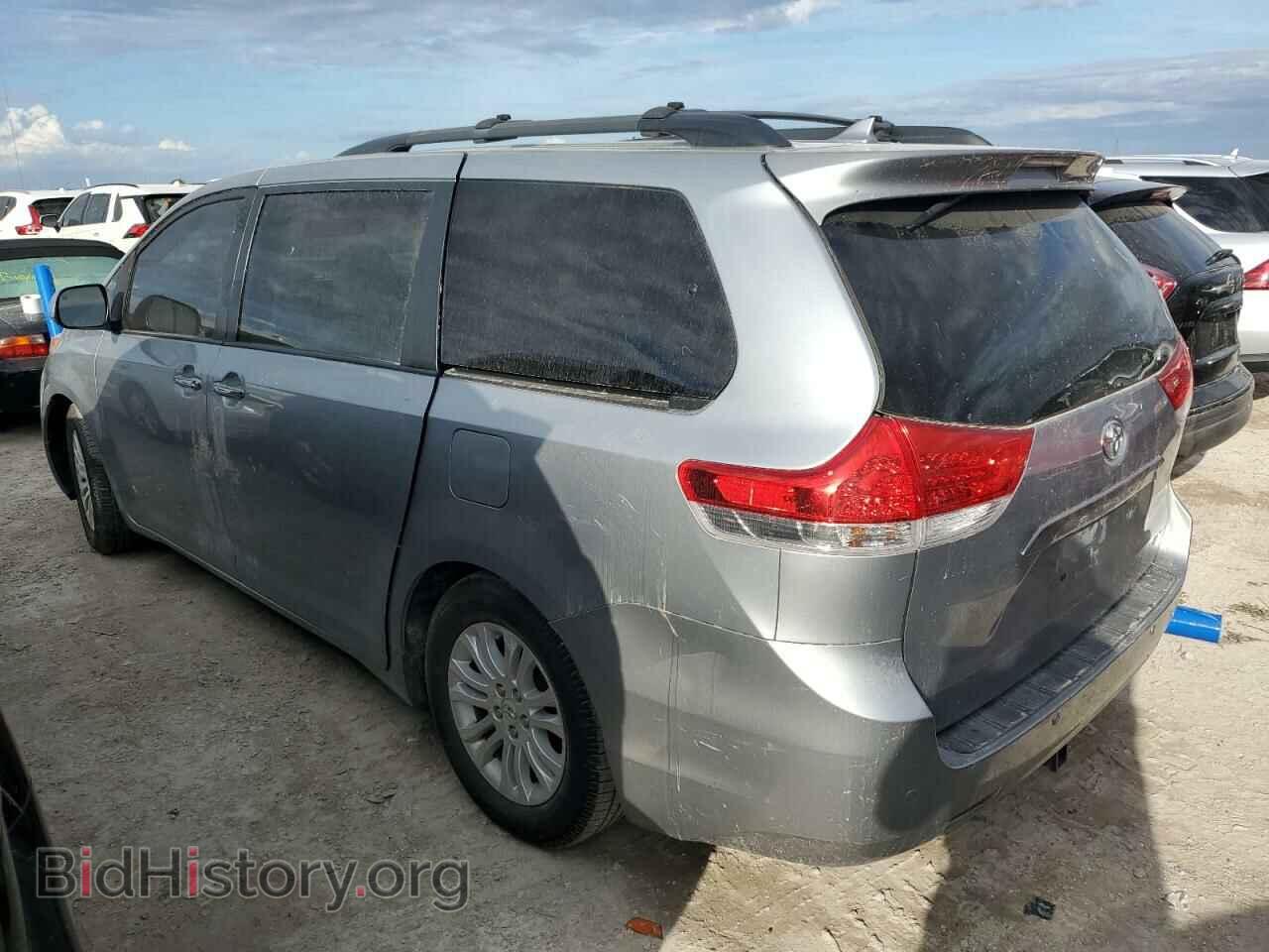 2011 TOYOTA All Models - VIN: 5TDYK3DC1BS049792 - Фото 2