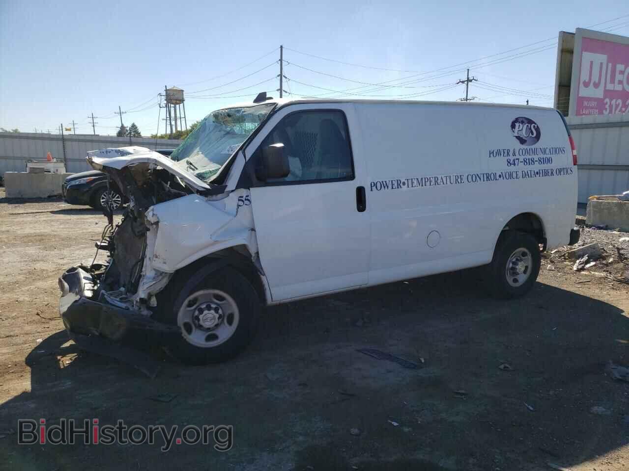 Photo 1GCWGAFF4H1197123 - CHEVROLET EXPRESS 2017