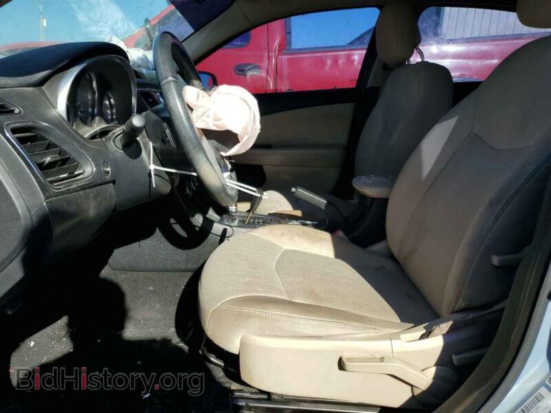 2012 Chrysler 200 (VIN 1C3CCBBB7CN181706) — photo 7 of 12