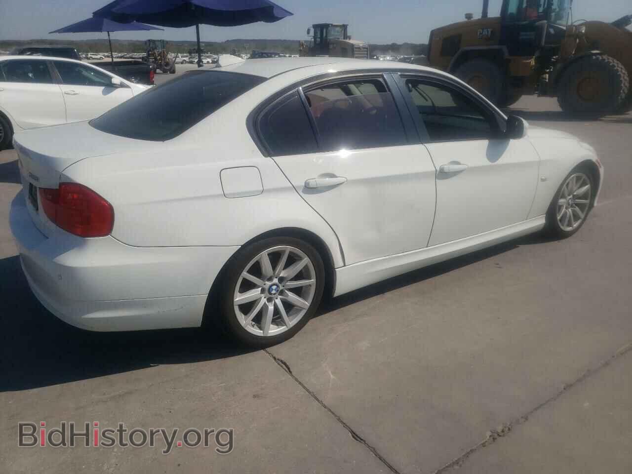 2011 BMW 3 SERIES - VIN: WBAPH7G59BNN04518 - Фото 3