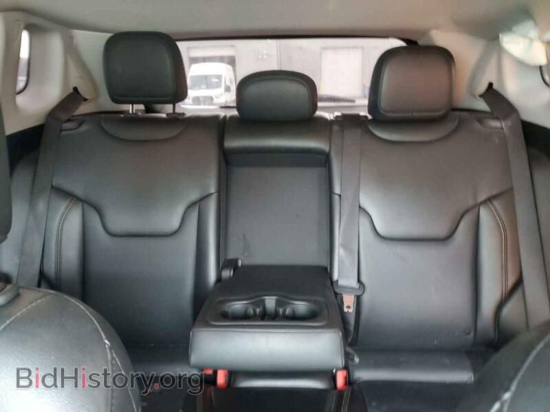 2020 Jeep COMPASS (VIN 3C4NJDCB9LT167357) — photo 10 of 13