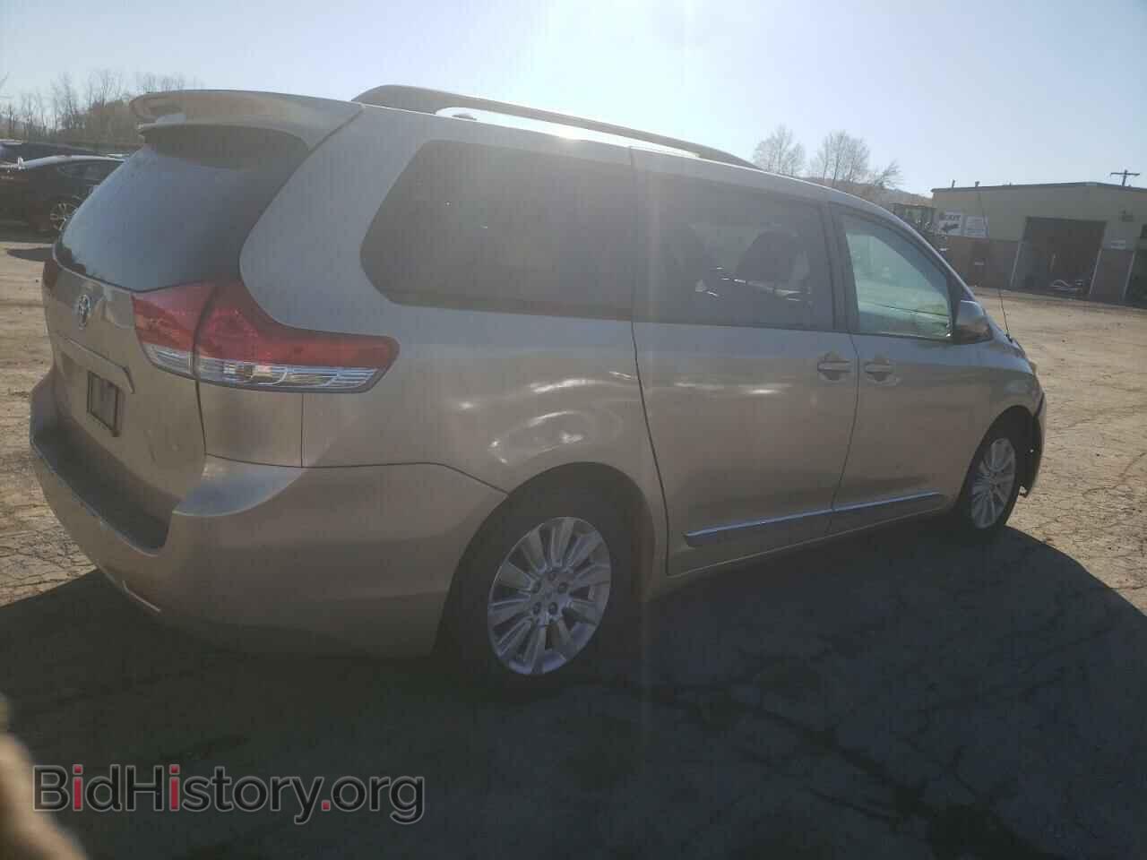 2011 TOYOTA All Models - VIN: 5TDDK3DC4BS013450 - Фото 3